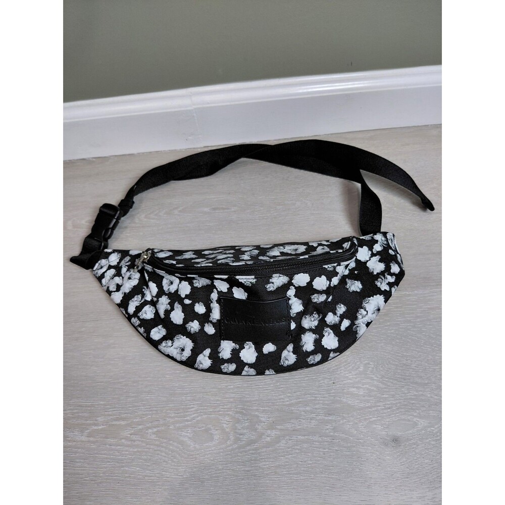 Calvin Klein Jeans Floral Belt Bag Fanny Pack Black White Crossbody Waist Pack